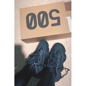 Yeezy 500 Black